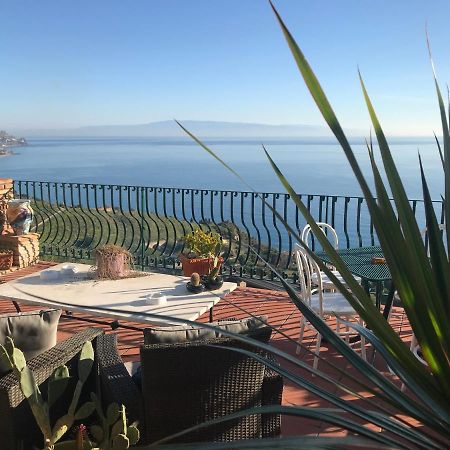 B&B La Terrazza Sul Mare Taormina Dış mekan fotoğraf