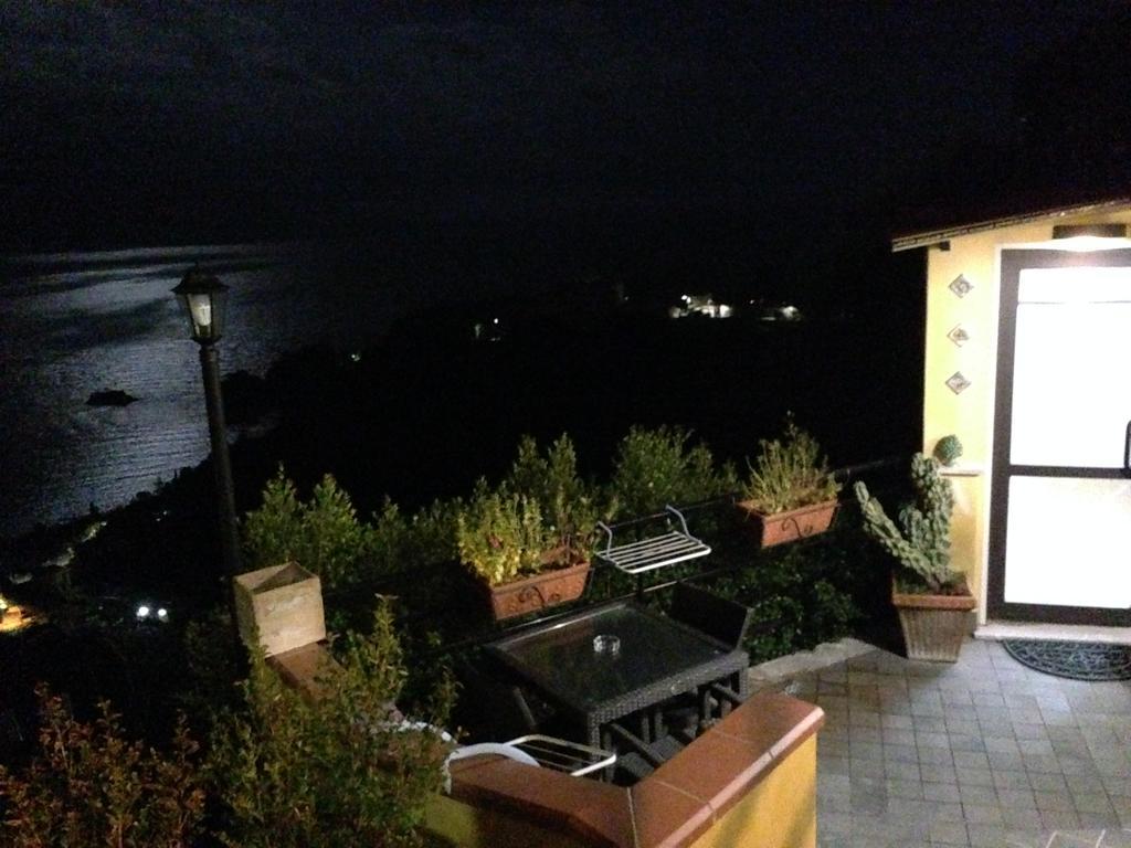 B&B La Terrazza Sul Mare Taormina Dış mekan fotoğraf