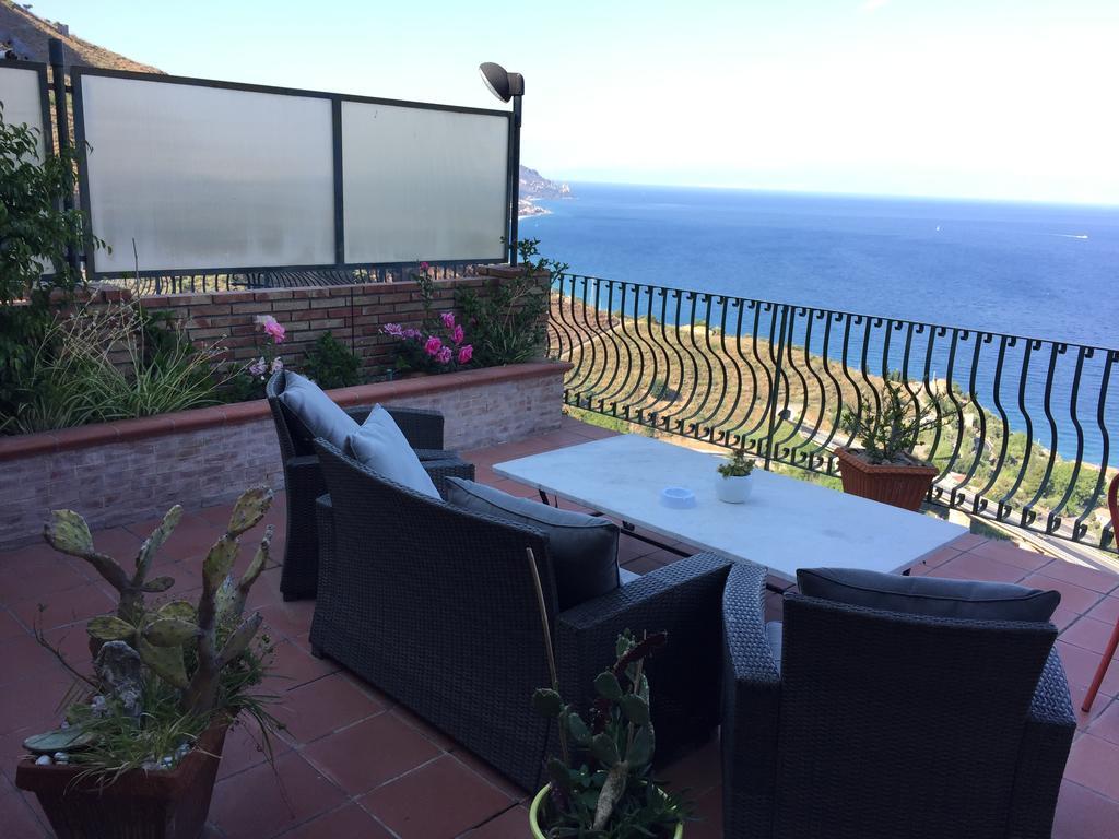 B&B La Terrazza Sul Mare Taormina Dış mekan fotoğraf